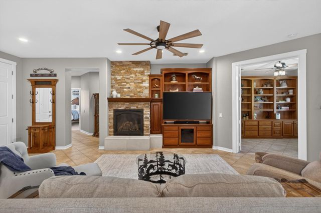 404 Mossy Ct, Lincoln, CA 95648