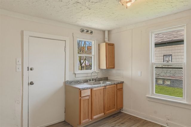 28 E Henry Street, River Rouge, MI 48218