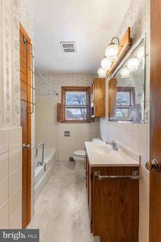 239 W MAIN ST, Boalsburg, PA 16827