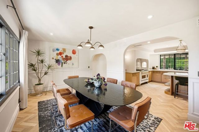 8244 Skyline Drive, Los Angeles, CA 90046