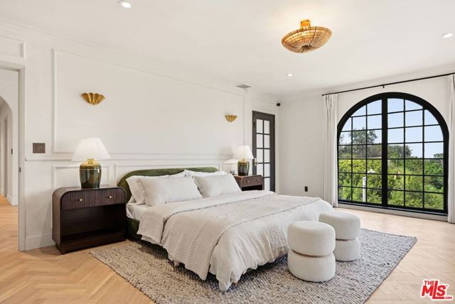8244 Skyline Drive, Los Angeles, CA 90046