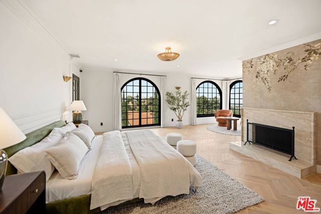 8244 Skyline Drive, Los Angeles, CA 90046