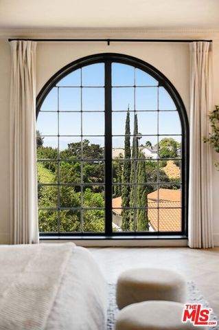8244 Skyline Drive, Los Angeles, CA 90046