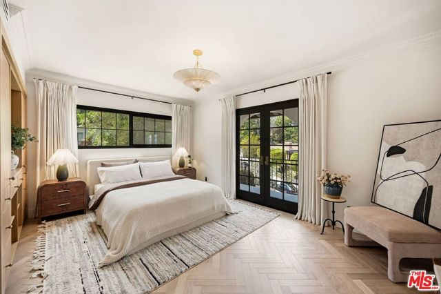 8244 Skyline Drive, Los Angeles, CA 90046