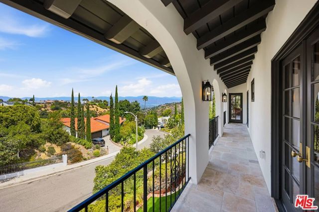8244 Skyline Drive, Los Angeles, CA 90046