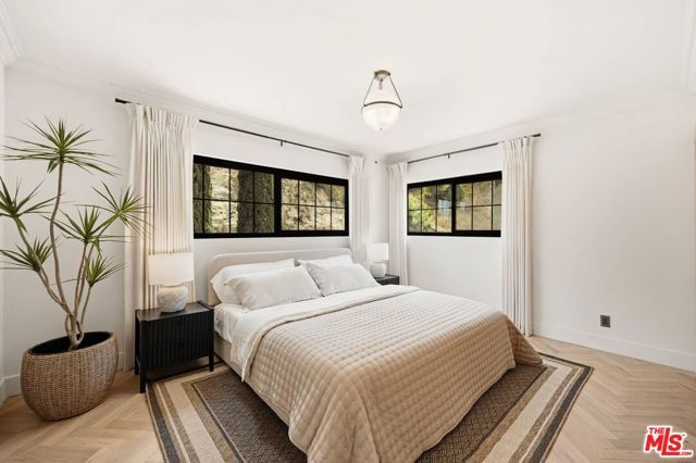 8244 Skyline Drive, Los Angeles, CA 90046
