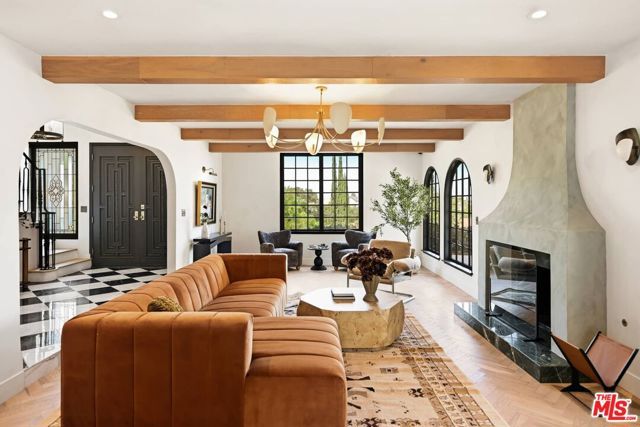 8244 Skyline Drive, Los Angeles, CA 90046
