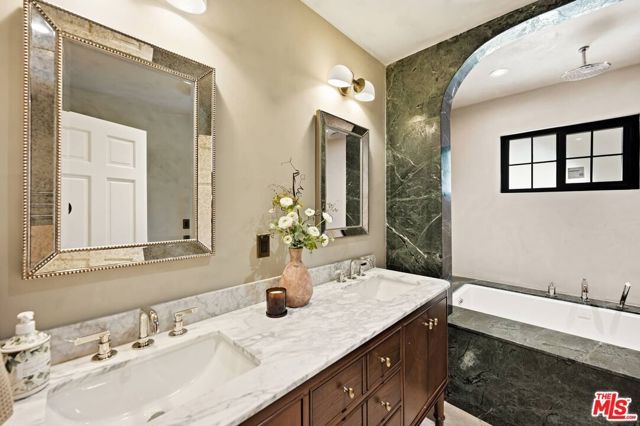 8244 Skyline Drive, Los Angeles, CA 90046