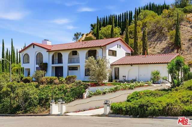 8244 Skyline Drive, Los Angeles, CA 90046
