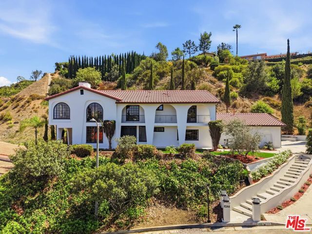 8244 Skyline Drive, Los Angeles, CA 90046
