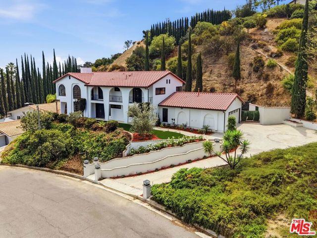 8244 Skyline Drive, Los Angeles, CA 90046