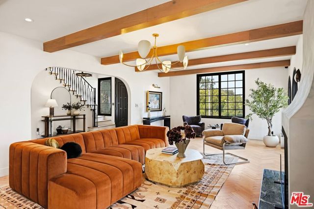 8244 Skyline Drive, Los Angeles, CA 90046