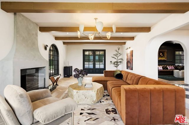 8244 Skyline Drive, Los Angeles, CA 90046