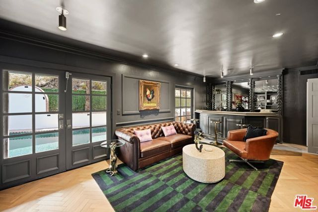 8244 Skyline Drive, Los Angeles, CA 90046
