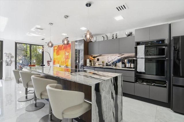 3629 Estepona Ave E-27, Doral, FL 33178