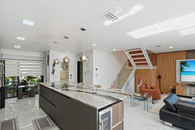 3629 Estepona Ave E-27, Doral, FL 33178