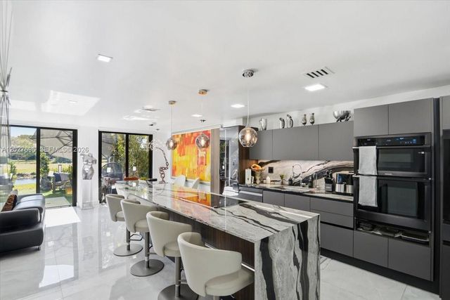 3629 Estepona Ave E-27, Doral, FL 33178