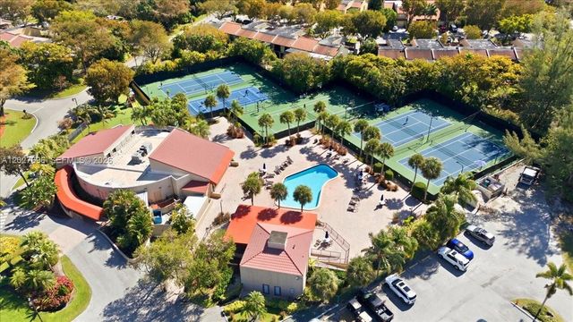 3629 Estepona Ave E-27, Doral, FL 33178