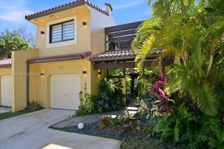 3629 Estepona Ave E-27, Doral, FL 33178