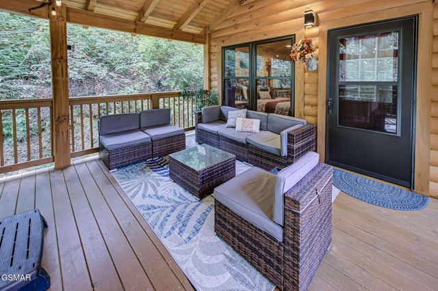 2423 Paradise Falls Way Way, Sevierville, TN 37862