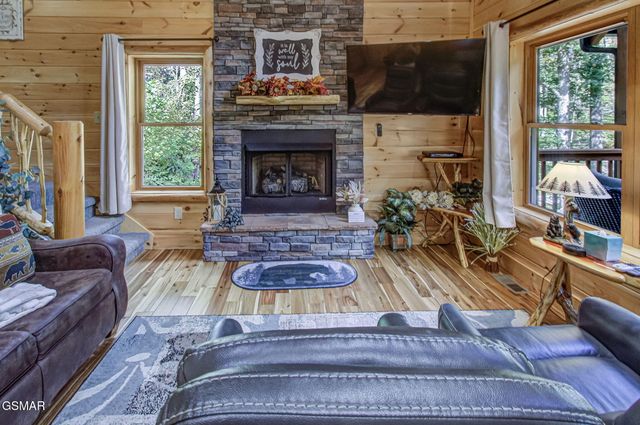 2423 Paradise Falls Way Way, Sevierville, TN 37862