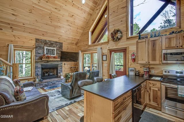 2423 Paradise Falls Way Way, Sevierville, TN 37862