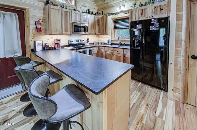 2423 Paradise Falls Way Way, Sevierville, TN 37862