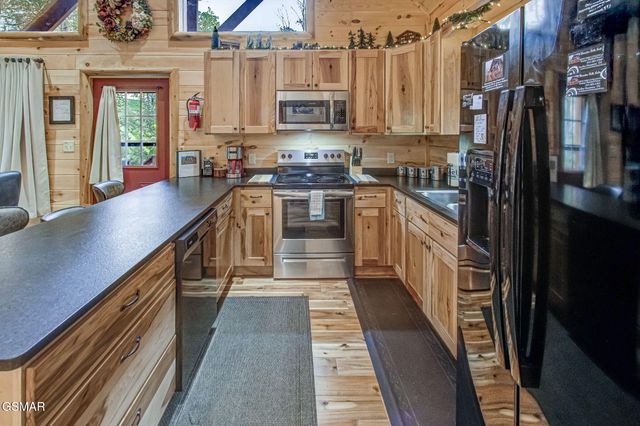 2423 Paradise Falls Way Way, Sevierville, TN 37862