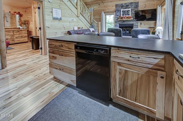 2423 Paradise Falls Way Way, Sevierville, TN 37862