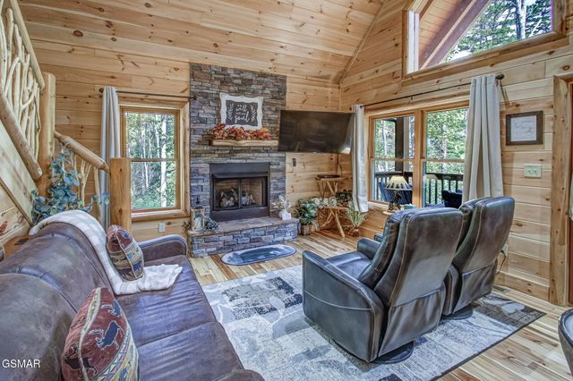 2423 Paradise Falls Way Way, Sevierville, TN 37862