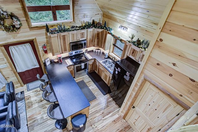 2423 Paradise Falls Way Way, Sevierville, TN 37862