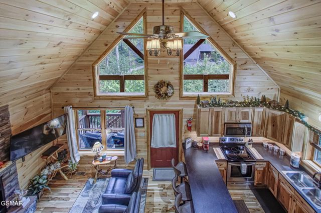 2423 Paradise Falls Way Way, Sevierville, TN 37862