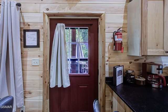 2423 Paradise Falls Way Way, Sevierville, TN 37862