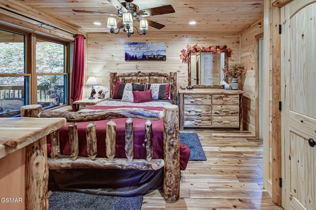 2423 Paradise Falls Way Way, Sevierville, TN 37862