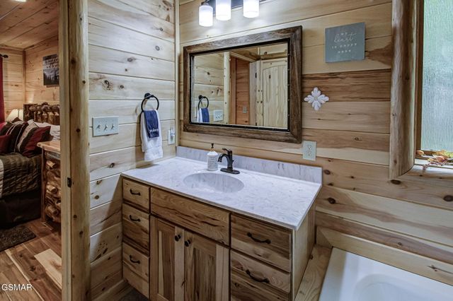 2423 Paradise Falls Way Way, Sevierville, TN 37862