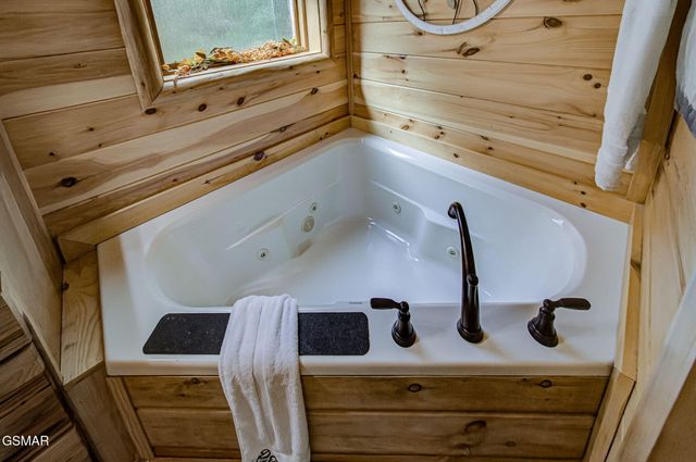 2423 Paradise Falls Way Way, Sevierville, TN 37862