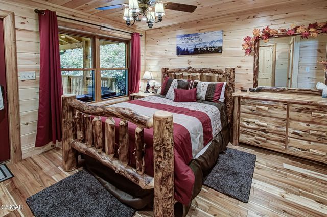 2423 Paradise Falls Way Way, Sevierville, TN 37862