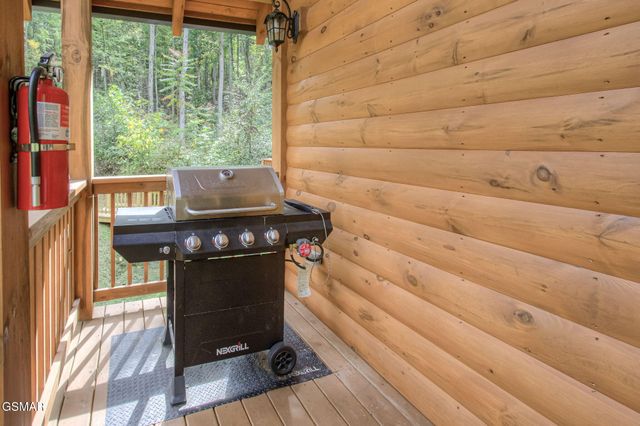 2423 Paradise Falls Way Way, Sevierville, TN 37862