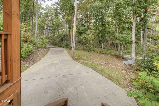 2423 Paradise Falls Way Way, Sevierville, TN 37862
