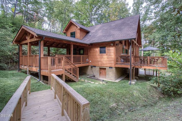 2423 Paradise Falls Way Way, Sevierville, TN 37862