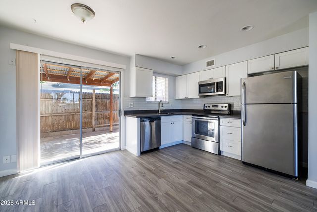2947 N 39TH Street, Phoenix, AZ 85018