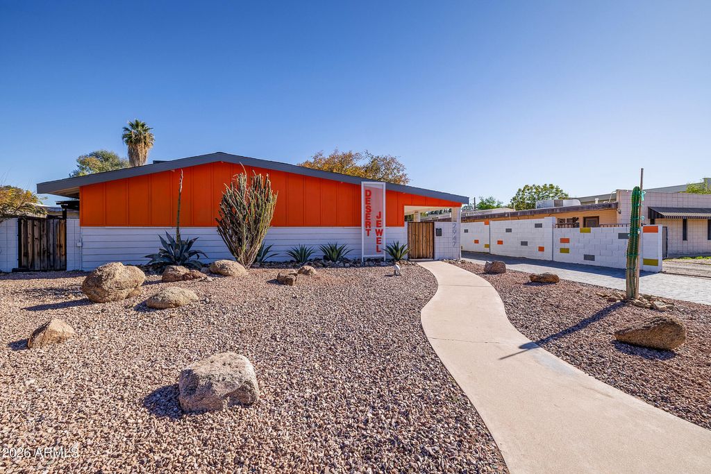 2947 N 39TH Street, Phoenix, AZ 85018