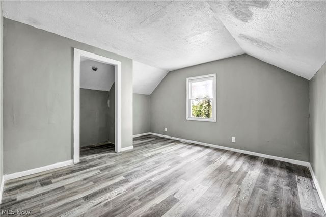 1574 East Avenue, Akron, OH 44314
