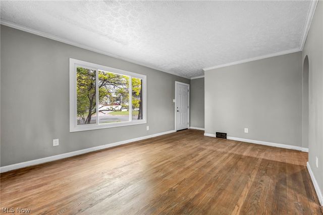 1574 East Avenue, Akron, OH 44314