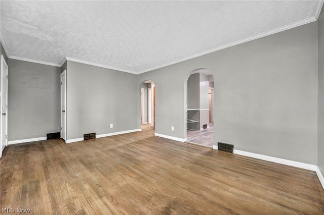 1574 East Avenue, Akron, OH 44314
