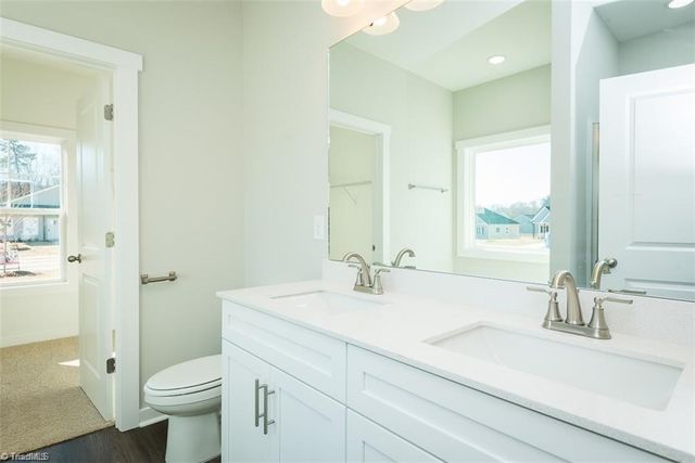 1009 Fairfield Drive, Yadkinville, NC 27055
