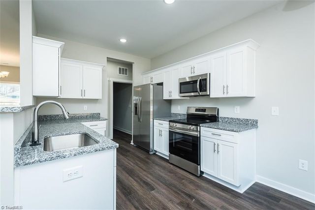 1009 Fairfield Drive, Yadkinville, NC 27055