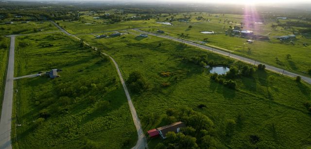 1033 Carnagie Road, Poolville, TX 76487
