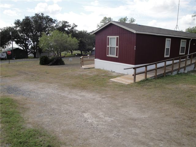 315 S Vista Dr S, Sandia, TX 78383