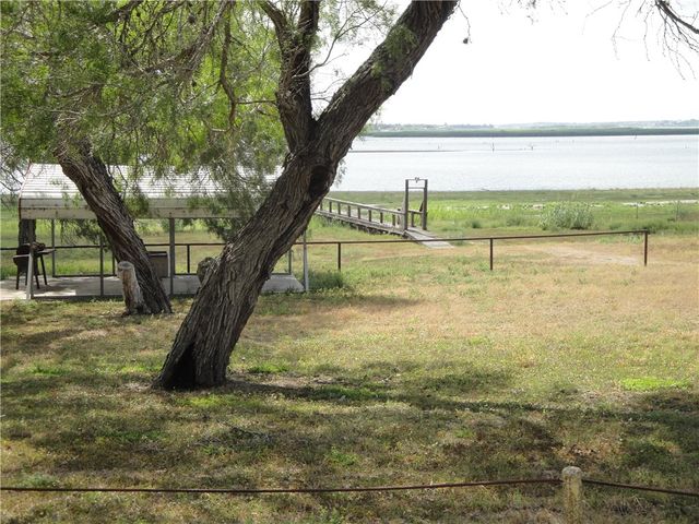 315 S Vista Dr S, Sandia, TX 78383